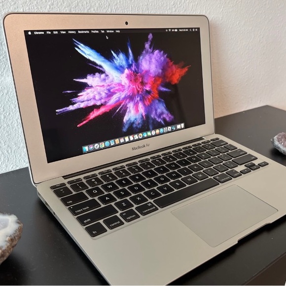 MacBook Air - Picture 4 of 8